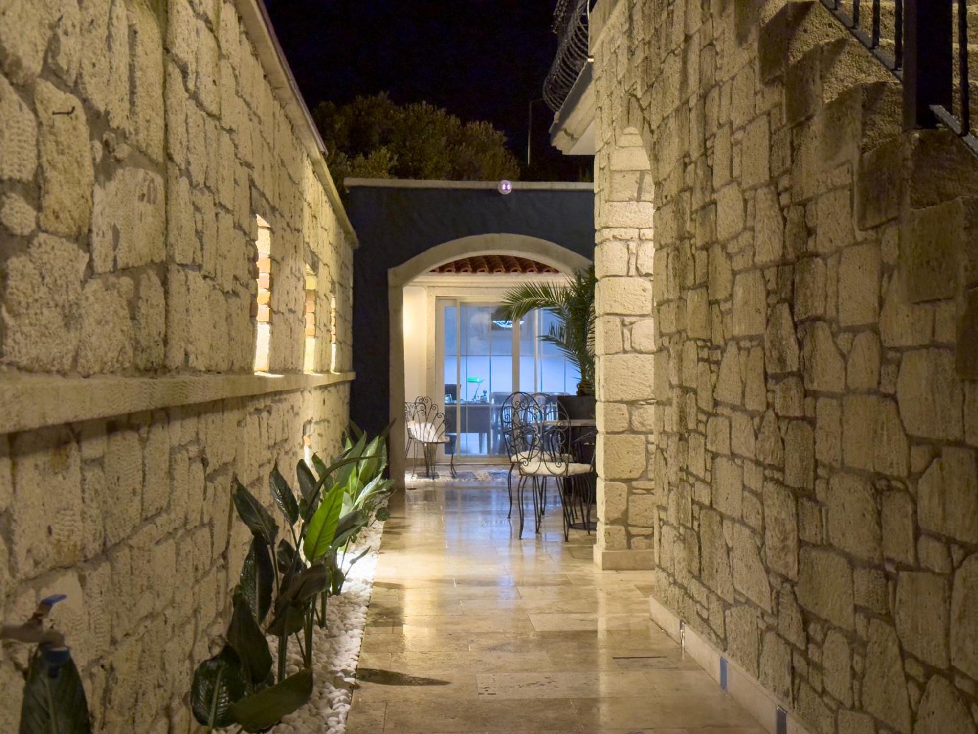 Fedora Otel Алакати Екстериор снимка