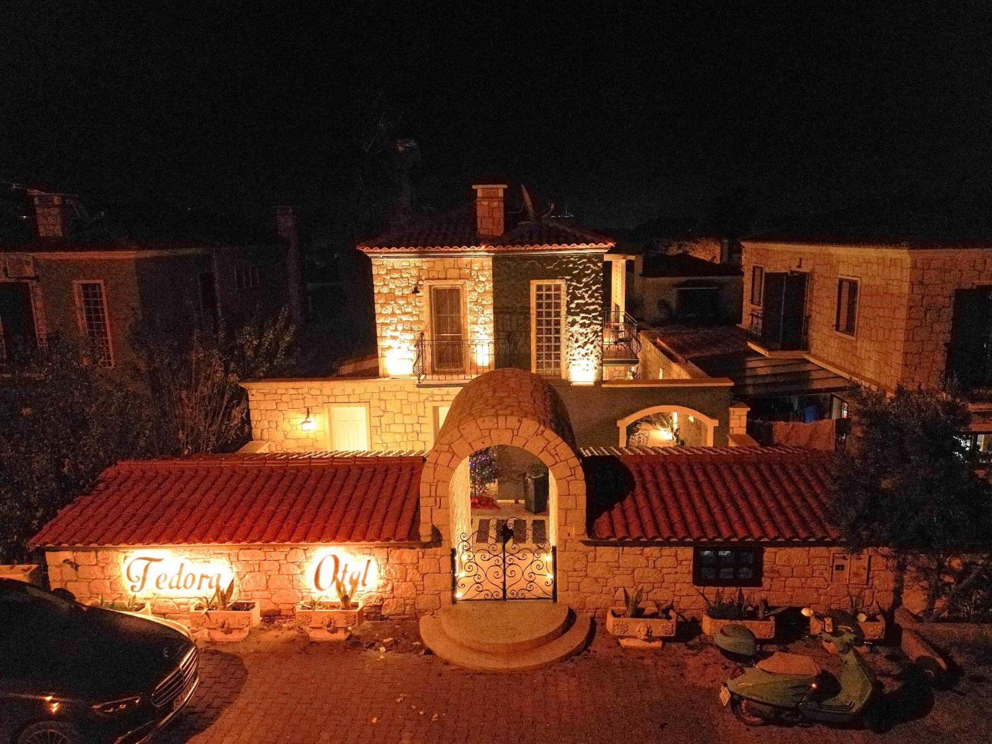 Fedora Otel Алакати Екстериор снимка