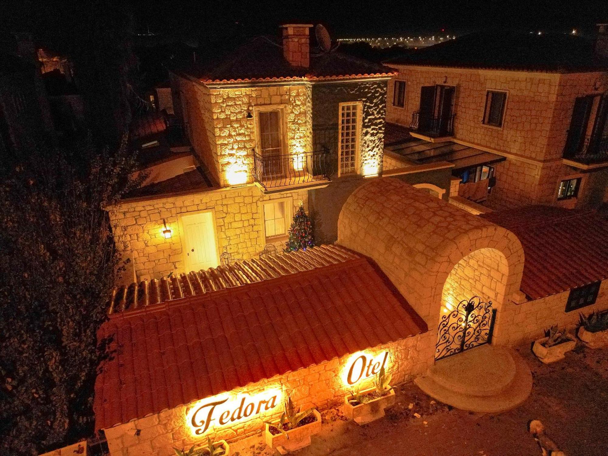 Fedora Otel Алакати Екстериор снимка
